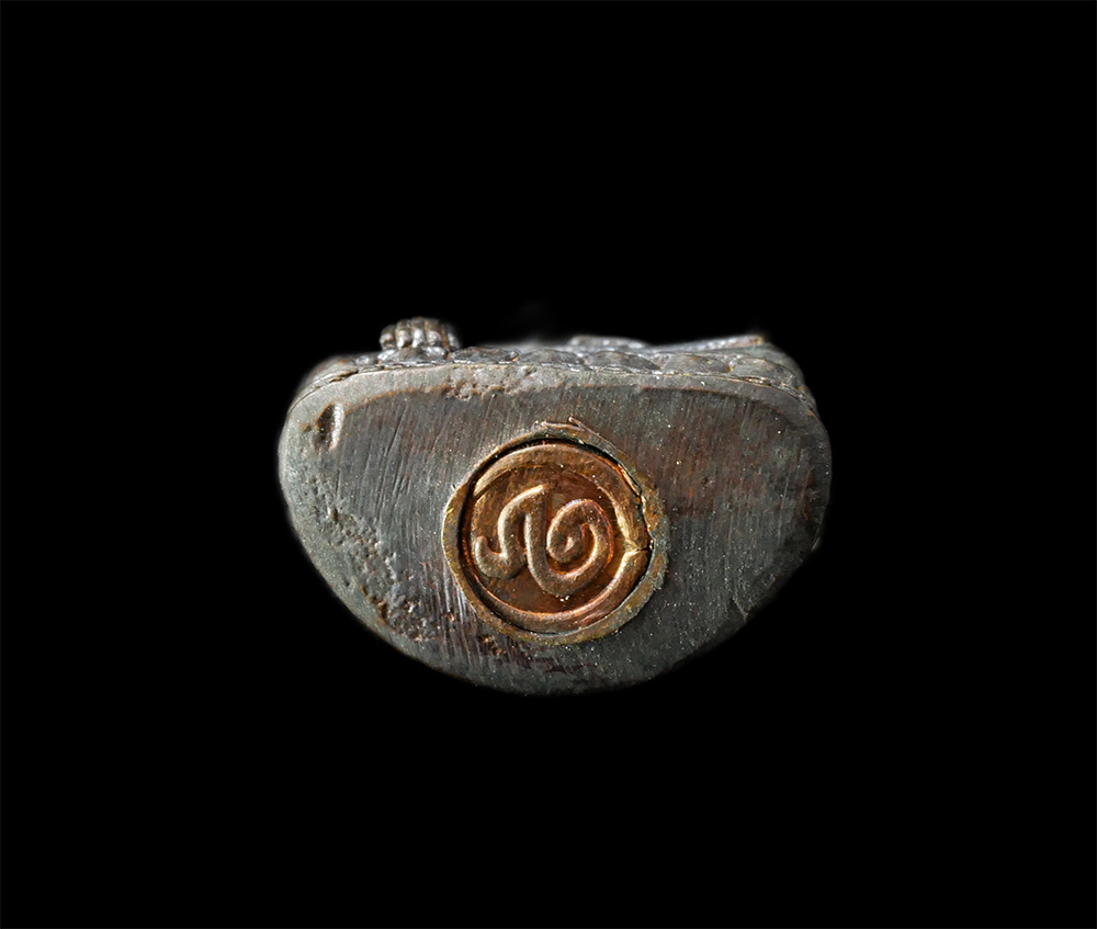 18Mar25 (164)ap.jpg - รูปหล่ออุดกริ่งหลวงพ่อเดิม วัดเอก ต.เชิงแส  อ.กระแสสินธุ์ จ.สงขลา สร้างปี 2544 เนื้อนวะโลหะ พระเก่าสวย มวลสารดี พร้อมกล่องเดิมๆ | https://kamulet.in.th